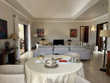 5 Bedroom Villa