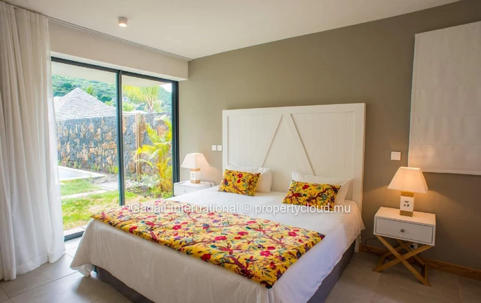 Villa with private pool and tropical garden for sale | Black River