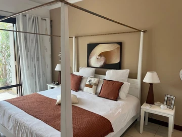 5 Bedroom Villa