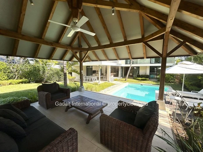 Villa with private pool and tropical garden for sale | Black River