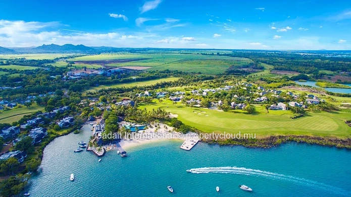 Townhouse 3 chambres à vendre à Anahita, avec vue golf, piscine privée et domotique