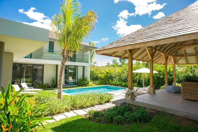 Villa with private pool and tropical garden for sale | Black River