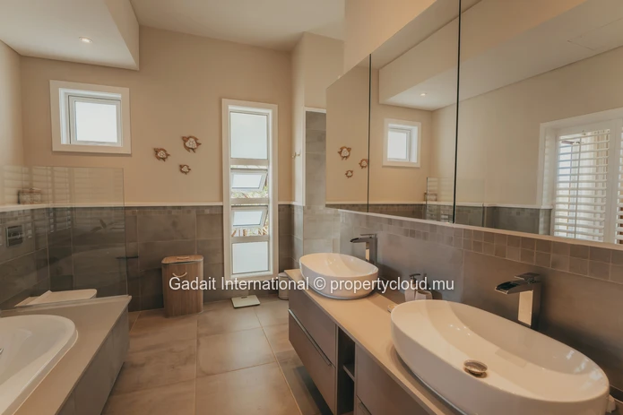 Villa de luxe à vendre | Heritage Villas Valriche – Luxe, Vue Mer & Accès Golf