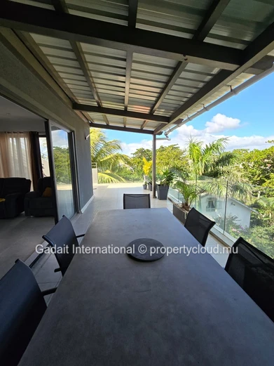 Penthouse d'exception avec rooftop privé à Pereybere – Vue mer & montagne