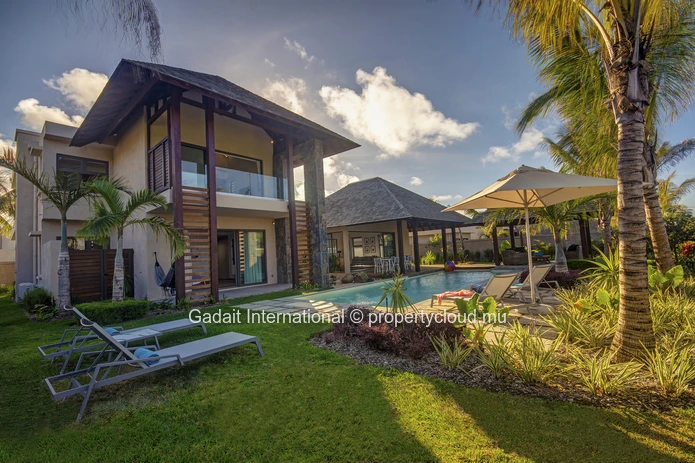 Mythic Suite & Villas 8: 1001m², 4-bedroom property, near Grand Baie beach