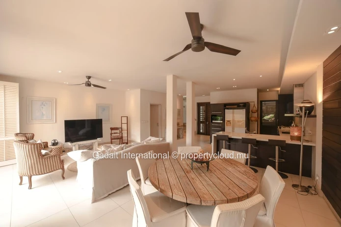 Élégance et Prestige : Duplex d'Exception avec Vue Panoramique dans l'ouest de l'Ile Maurice
