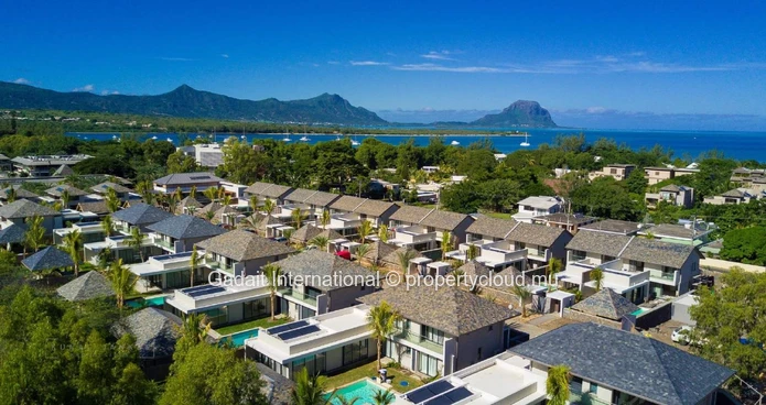 Villa with private pool and tropical garden for sale | Black River