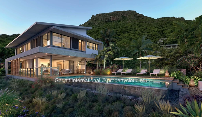 Blue Vista V1 : prestigious villa on 2534m² with private pool in Rivière Noire