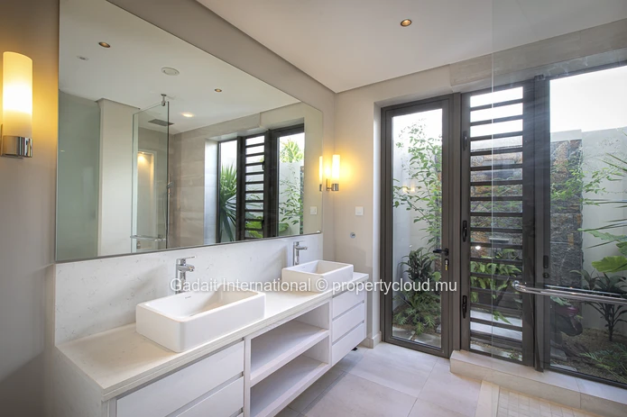 Villa contemporaine haut de gamme à Anahita, golf & spa, piscine privée, jardin tropical