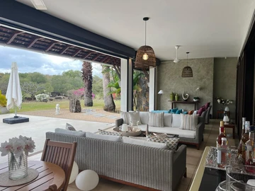 5 Bedroom Villa