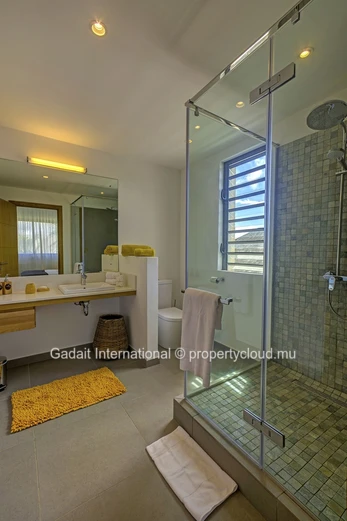 Mythic Suite & Villas 8: 1001m², 4-bedroom property, near Grand Baie beach
