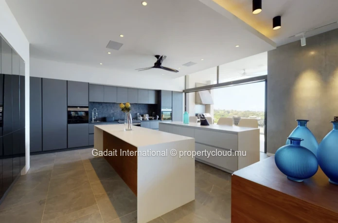 Villa de Luxe à Vendre à Bel Ombre – Vue Mer Panoramique et Accès Golf d'Exception