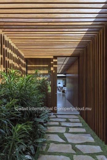 Villa I7: une oasis contemporaine de 560,7 m² au cœur du resort Anahita