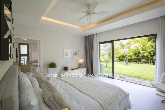 Exceptional villa with panoramic golf view at Anahita Beau Champ