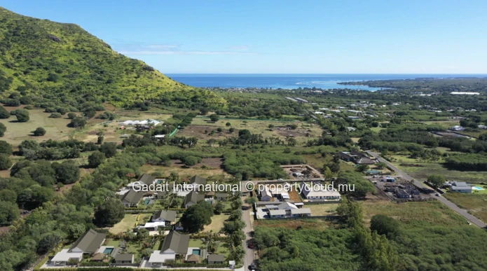 Luxury Single-Storey Villa in Tamarin with Mountain Views | Exclusive Address in Mauritius