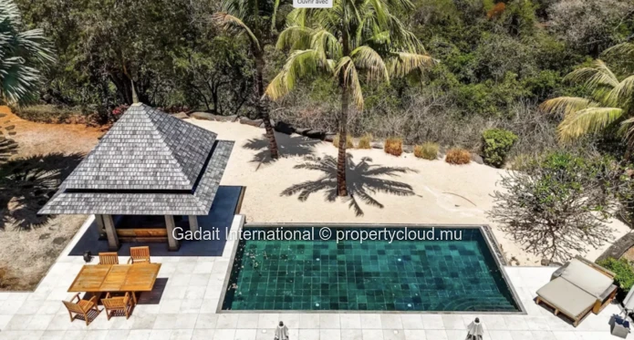 Luxury villa with 5 bedrooms and unobstructed views for sale | Tamarina Golf Resort, Mauritius