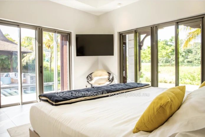 Prestigious Golfside Villa for Sale | Heritage Villas Valriche