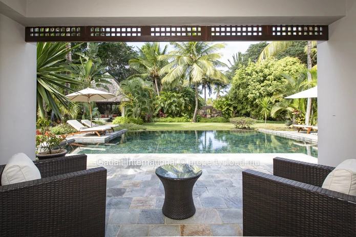 Villa contemporaine avec piscine et jardin tropical à vendre | Anahita Golf & Spa Resort Beau Champ