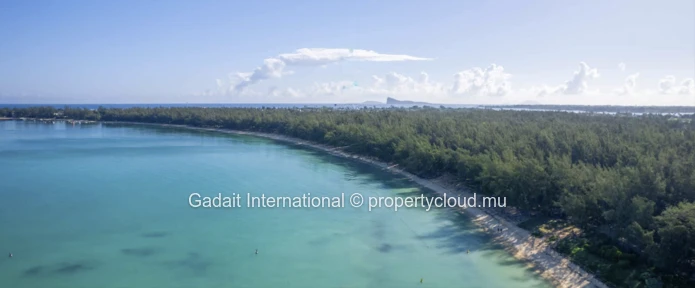Ground Floor 3-Bedroom Apartment in Pointe aux Canonniers – Mauritian Comfort & Style