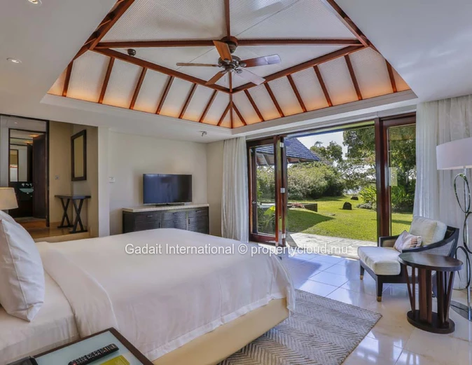 Investissez dans le luxe sur la côte Est de l'île Maurice avec cette villa de 3 chambres, vue Golf