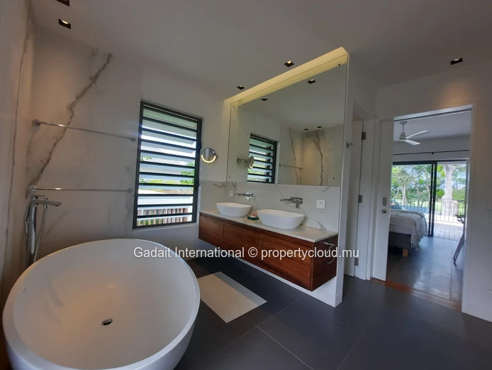 Villa Amicitia: villa with spa and private beach access at Anahita Golf & Spa Resort