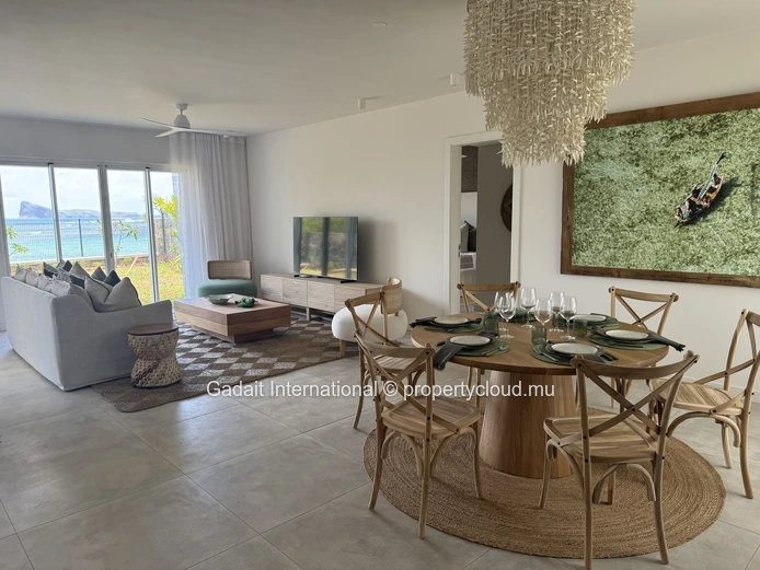 Villa pieds dans l'eau à louer – Pointe d'Azur, vue panoramique Coin de Mire & Îles du Nord