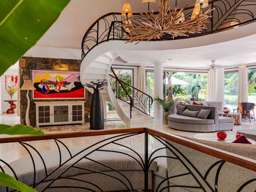 8 Bedroom Villa