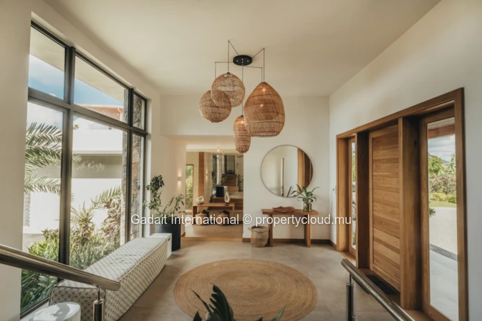 Villa Sunrise : 4 bedroom villa for rent with garden view | Anahita Beau Champ