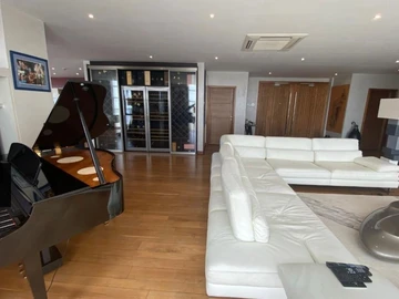 Appartement de 6 Chambres