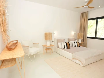 5 Bedroom Villa