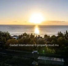 Exclusive Waterfront Penthouse in Tamarin, Mauritius – Luxury Property Accessible to Foreign Buyers