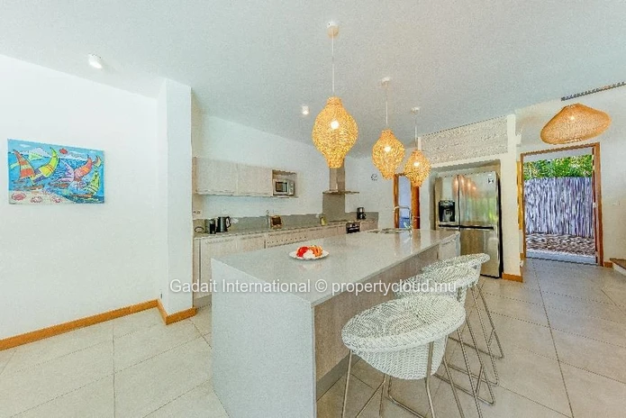 Villa de 4 chambres avec Services sur-mesure à vendre à Rivière Noire
