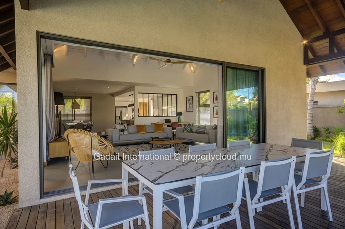 Appartement avec 3 chambres, jardin privé et terrasse spacieuse à Grand Gaube, l'Île Maurice