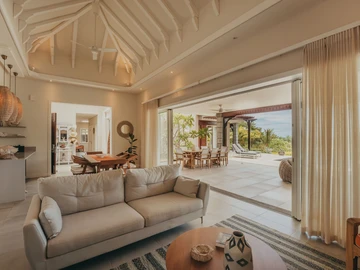 4 Bedroom Villa