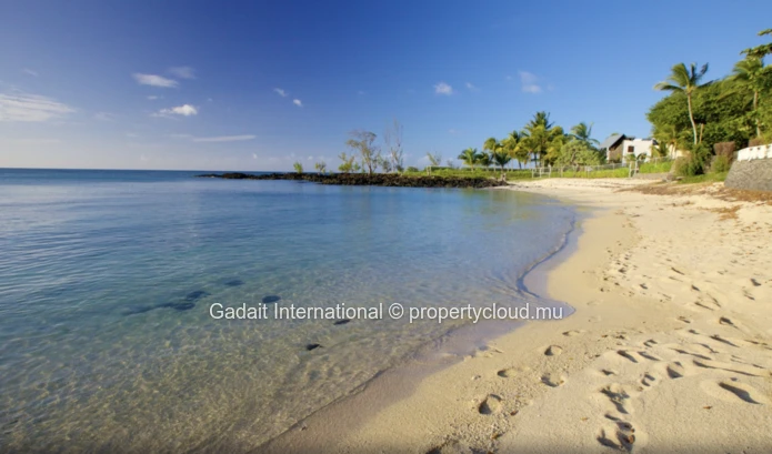 Luxury Residence: Penthouse with Private Plunge Pool in Pereybère, Grand-Baie