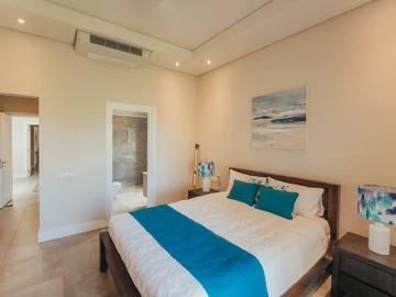 4 Bedroom Villa