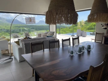 5 Bedroom Villa
