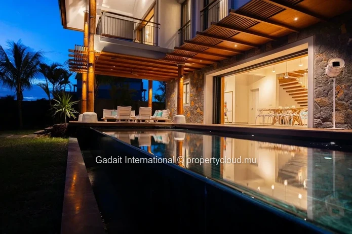 Villa de luxe avec quai privé à vendre | La Balise Marina – Rivière Noire