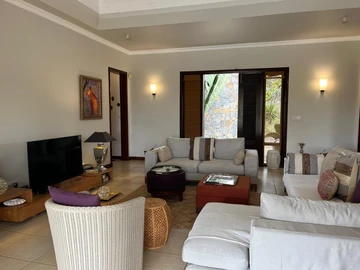 5 Bedroom Villa
