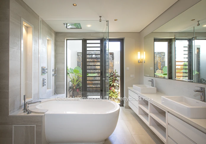 Villa contemporaine haut de gamme à Anahita, golf & spa, piscine privée, jardin tropical