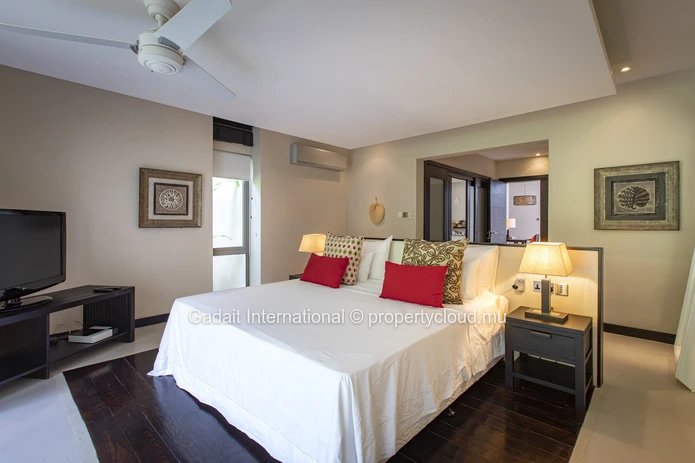 Villa contemporaine avec piscine et jardin tropical à vendre | Anahita Golf & Spa Resort Beau Champ