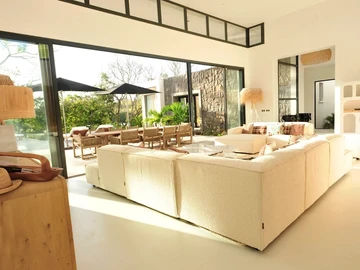 5 Bedroom Villa