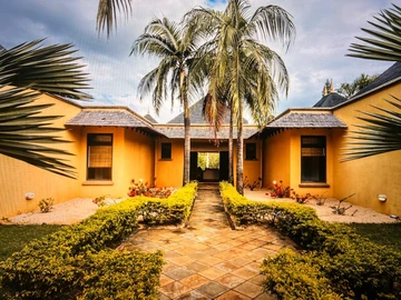 5 Bedroom Villa