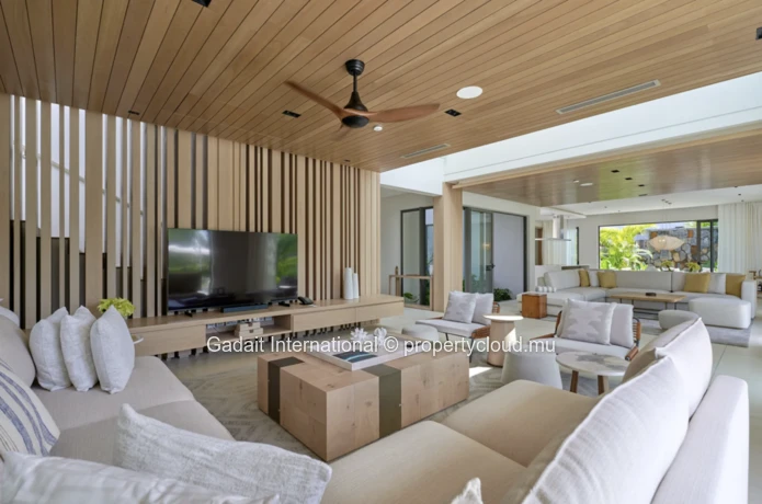 Luxury beachfront villa for sale in Mauritius – One&Only Private Homes Le Saint Géran
