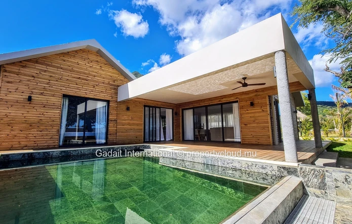 Eco Native Lodge Villa : luxury villa with swimming pool in Rivière Noire