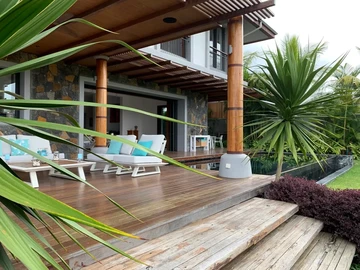 6 Bedroom Villa