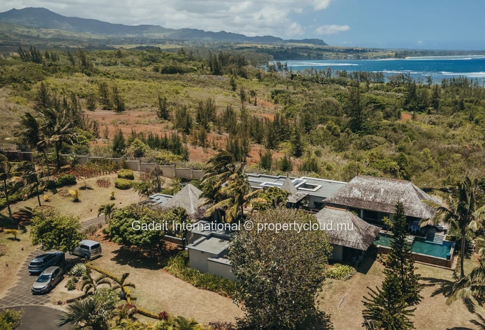 Belle Rivière Villa : 4 bedrooms with pool and sea view, Mauritius