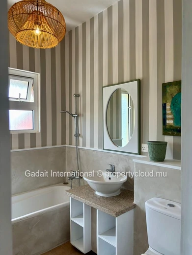 Penthouse à vendre à Jardin du Cap – À deux pas de la plage de Bain Bœuf