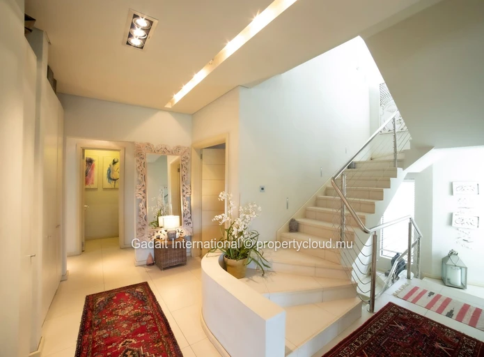For rent magnificent 4 bedroom villa in the west coast of Tamarin