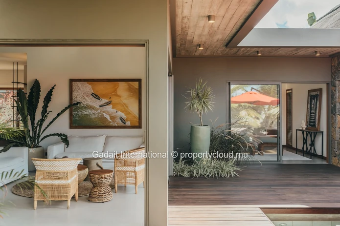 Luxury 4-Bedroom Villa in Grand Baie – Spectacular Volumes and Tropical Lifestyle in Mauritius